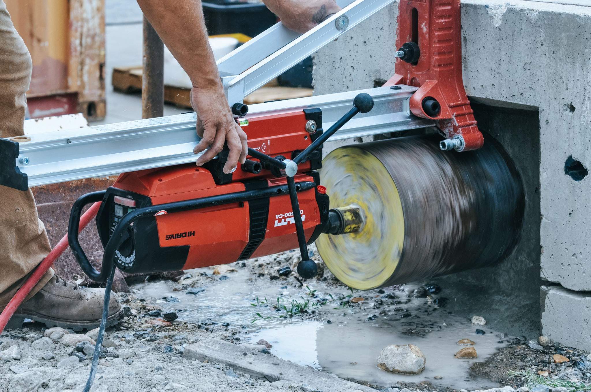 Beton Delme İşlemi Hangi Makinelerle Uygulanır